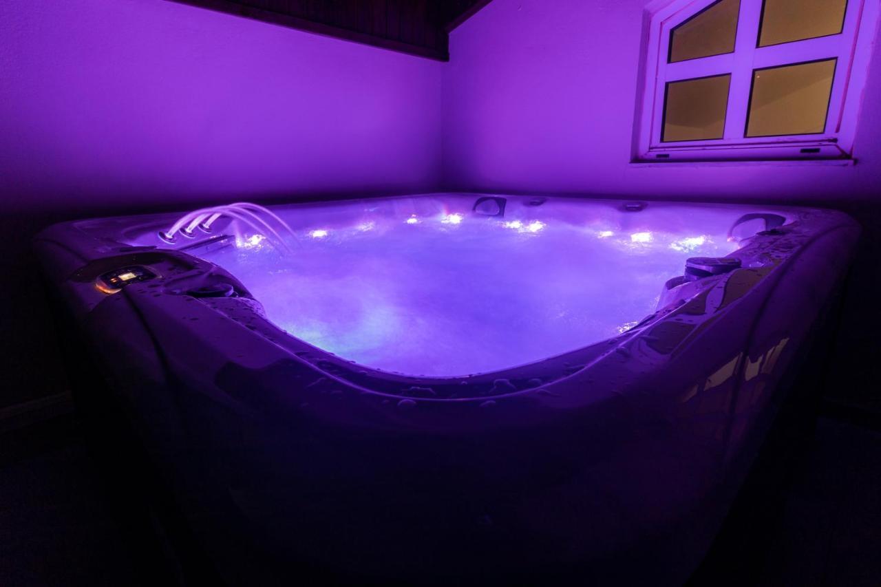 Villa Ventus, 40Sqm Private Pool & Hot Tub! Roussospítion Exterior photo