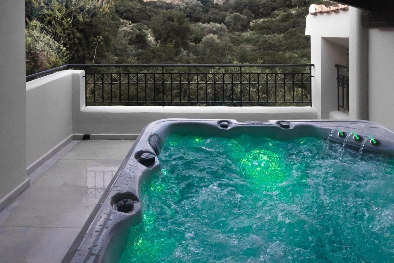 Villa Ventus, 40Sqm Private Pool & Hot Tub! Roussospítion Exterior photo