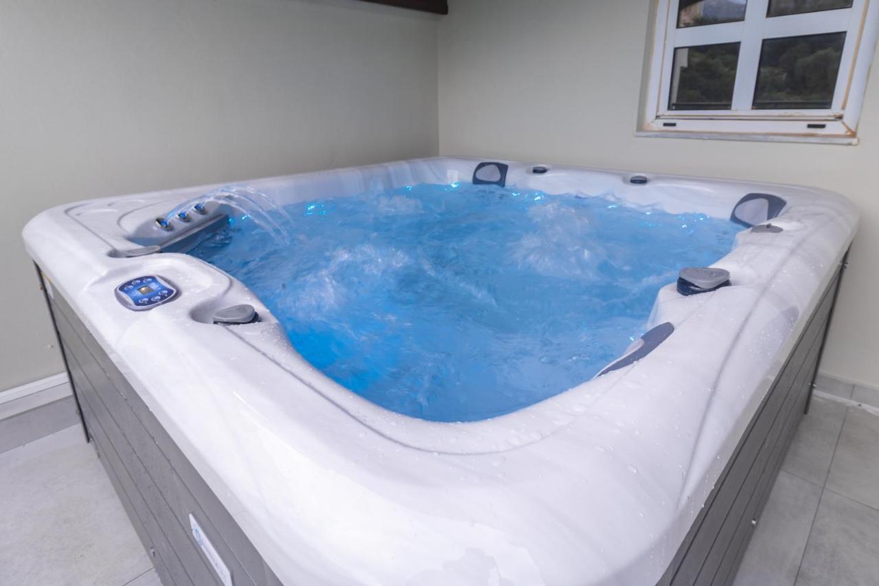 Villa Ventus, 40Sqm Private Pool & Hot Tub! Roussospítion Exterior photo