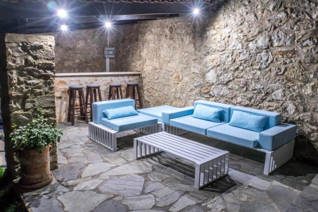 Villa Ventus, 40Sqm Private Pool & Hot Tub! Roussospítion Exterior photo